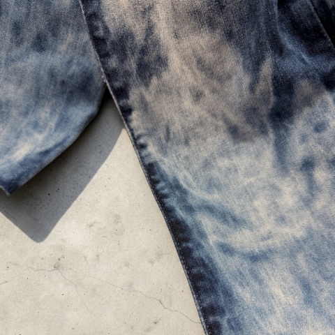 Jeans marmurkowy niebieski